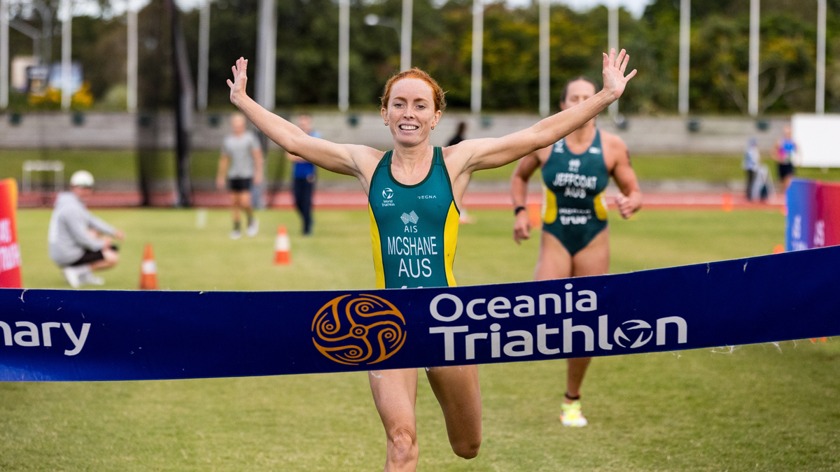 McShane a Schofield zvítězili na prvním mistrovství Oceánie v triatlonu v super sprintu