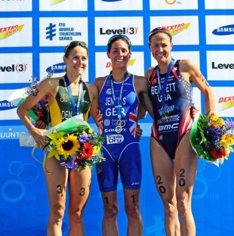 Helen Jenkins continues her brilliant start to the 2012 ITU Season in San Diego
