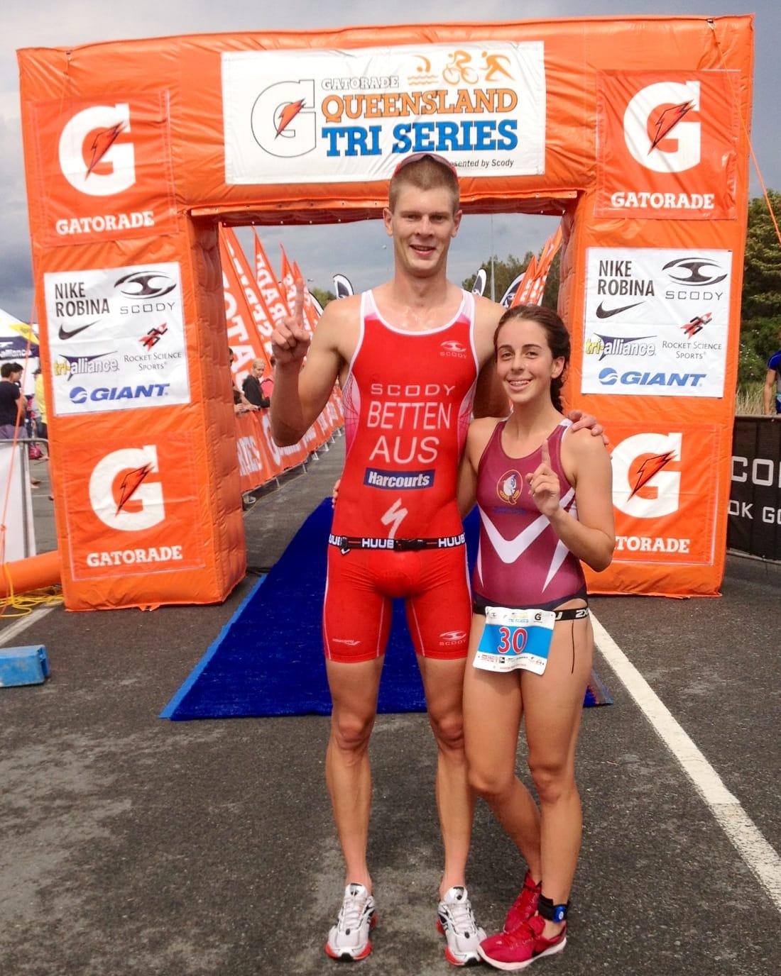 Sam Betten and Brittany Dutton win Gatorade Queensland Triathlon Series Race 2 Post feature image