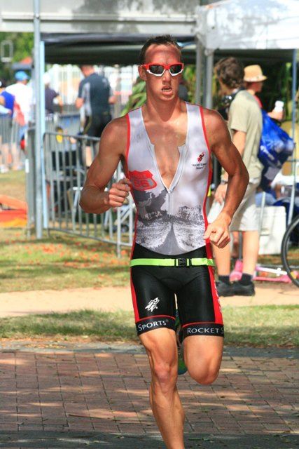 Bryce McMaster and Gillian Backhouse win Race 3 of the Queensland Gatorade Triathlon Series
