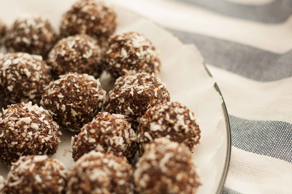 Raw Vegan Prune Powerballs