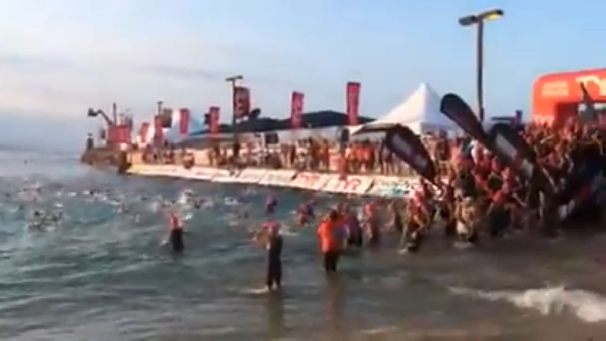 VIDEO: Age Group Women entering swim start at Ironman World Championship 2014