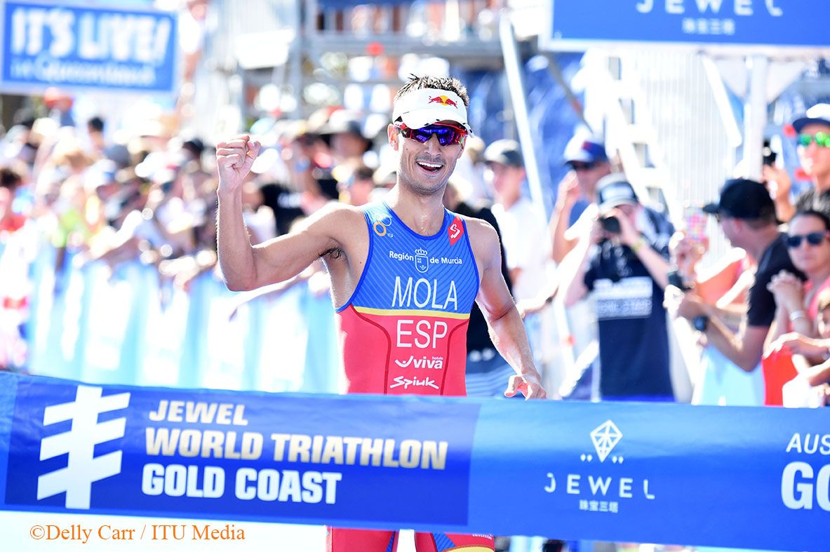 Mario Mola (ESP) and Helen Jenkins (GBR) reign supreme at World Triathlon Series Gold Coast