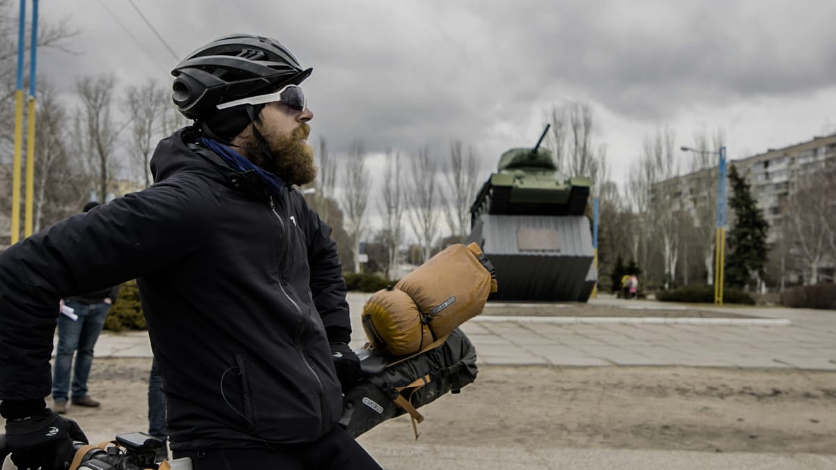 Extreme Athlete Jonas Deichmann crosses Russia during Triathlon around the world