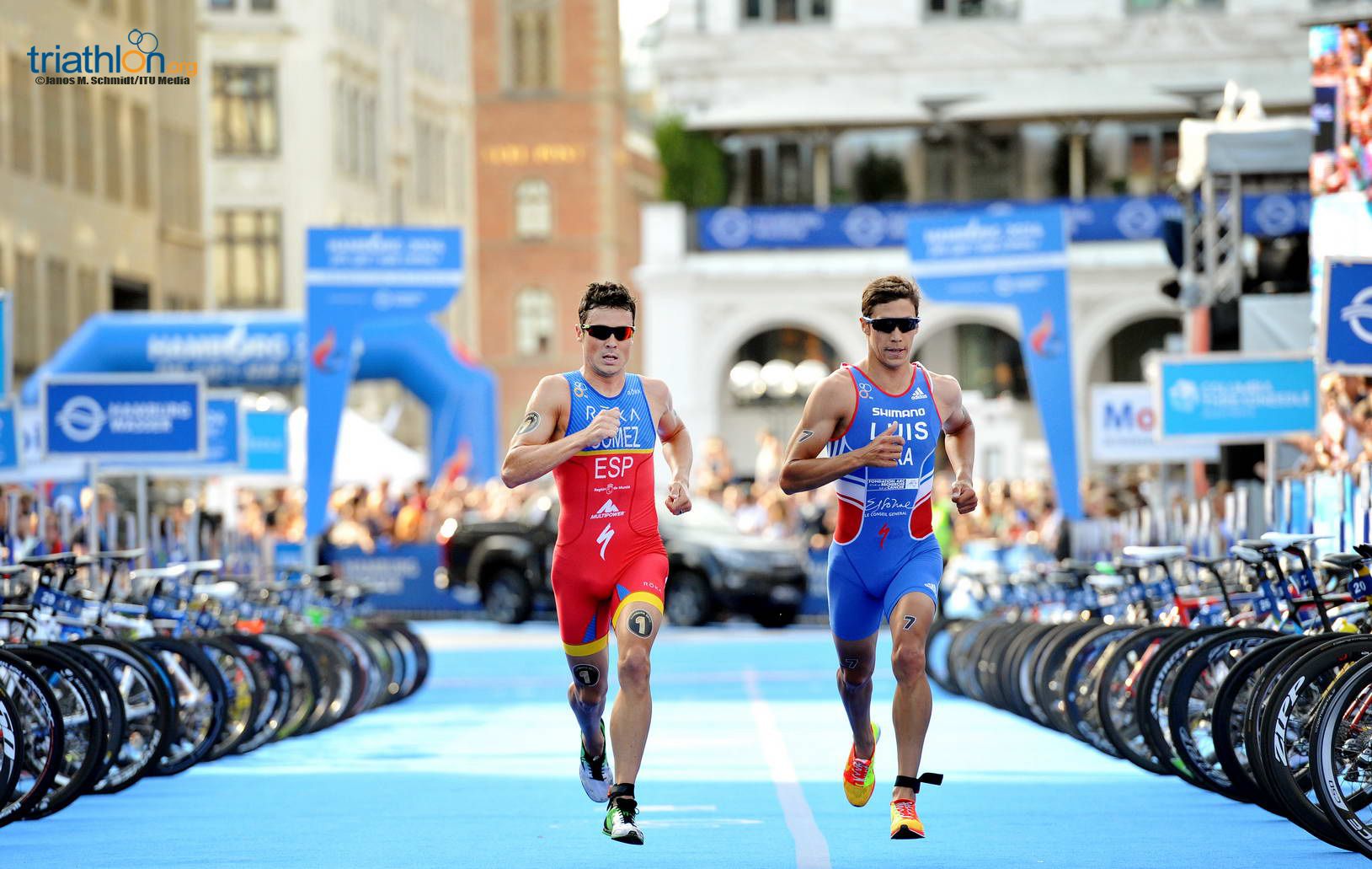 Vincent out sprints World Champion to win first World Triathlon Series race