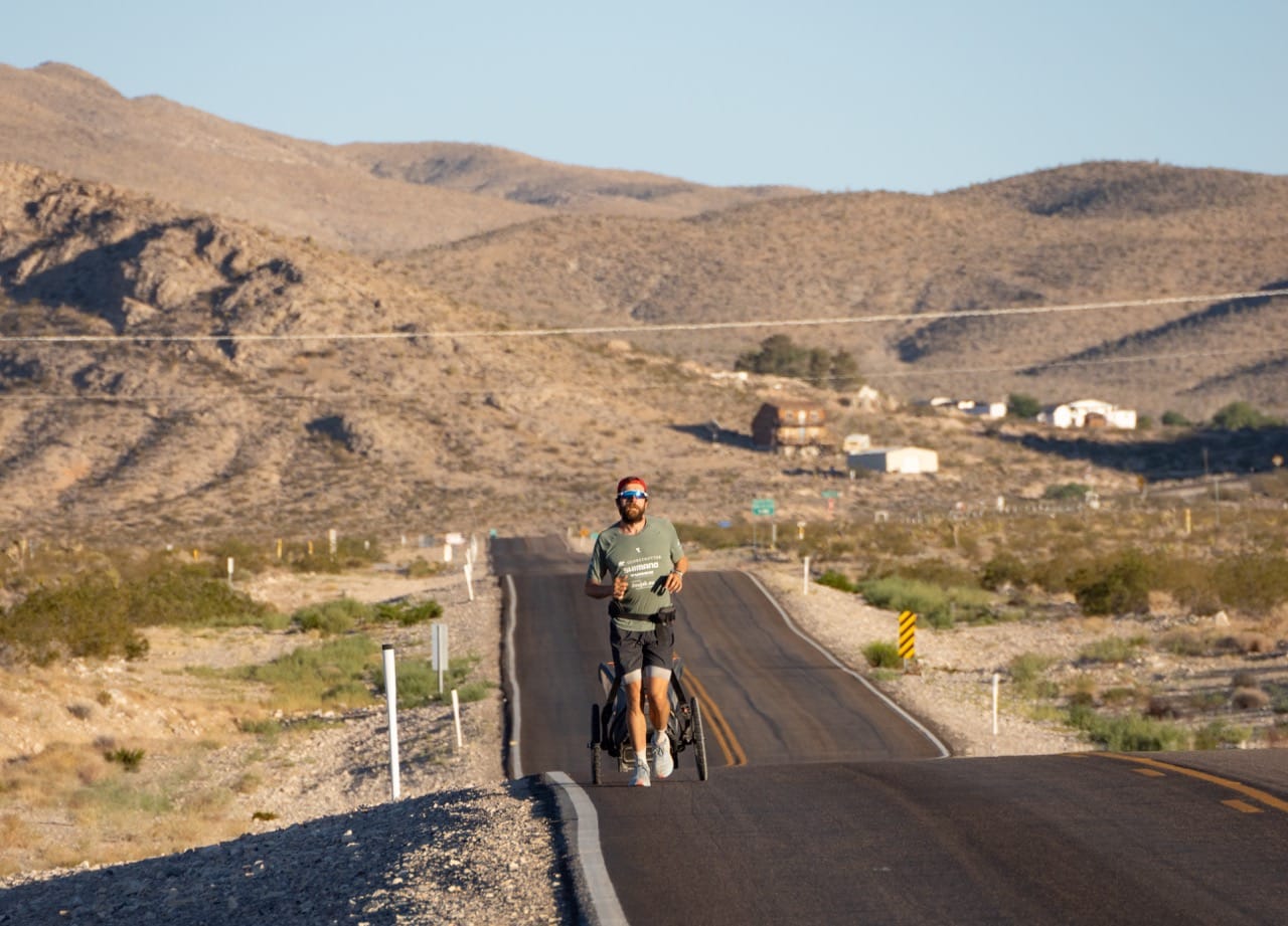 Ultimate Endurance: German Athlete Running Across America After Cycling Across It Post image