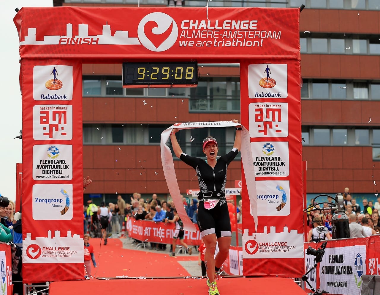 Markus Fachbach (GER) and Kathrin Walther (GER) win Challenge Almere-Amsterdam Post image