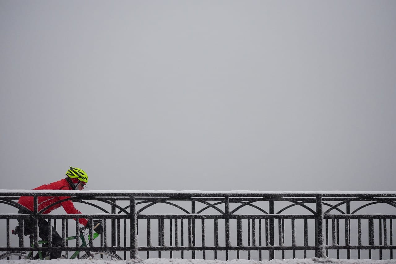 How to Stay safe, Warm and Motivated During the Winter Months Post image