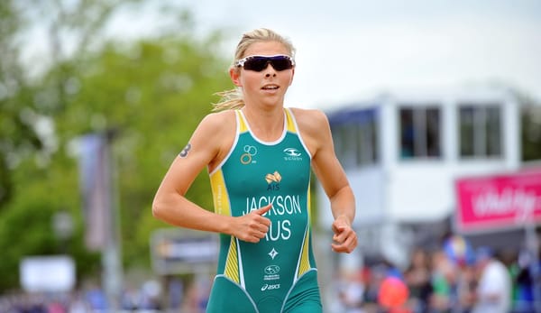 Emma Jackson on the podium at ITU World Triathlon Series in London