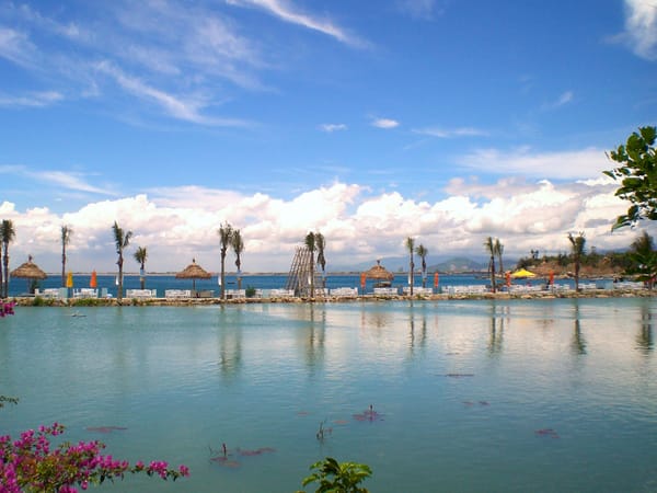Tim Van Berkel and Anna Eberhardt take top spot at Ironman 70.3 Vietnam