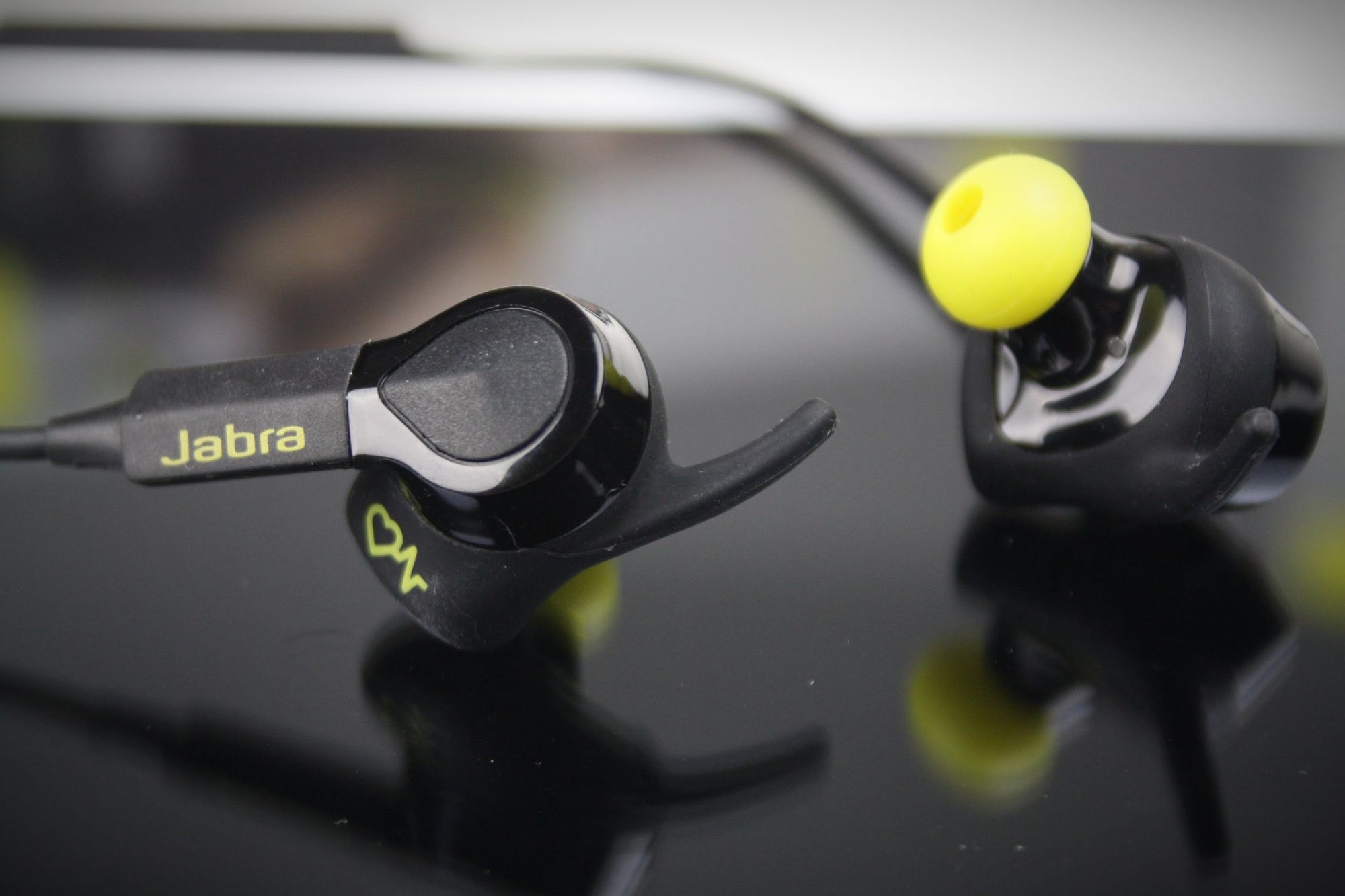 New Jabra SPORT PULSE Wireless earbuds with integrated biometric heart